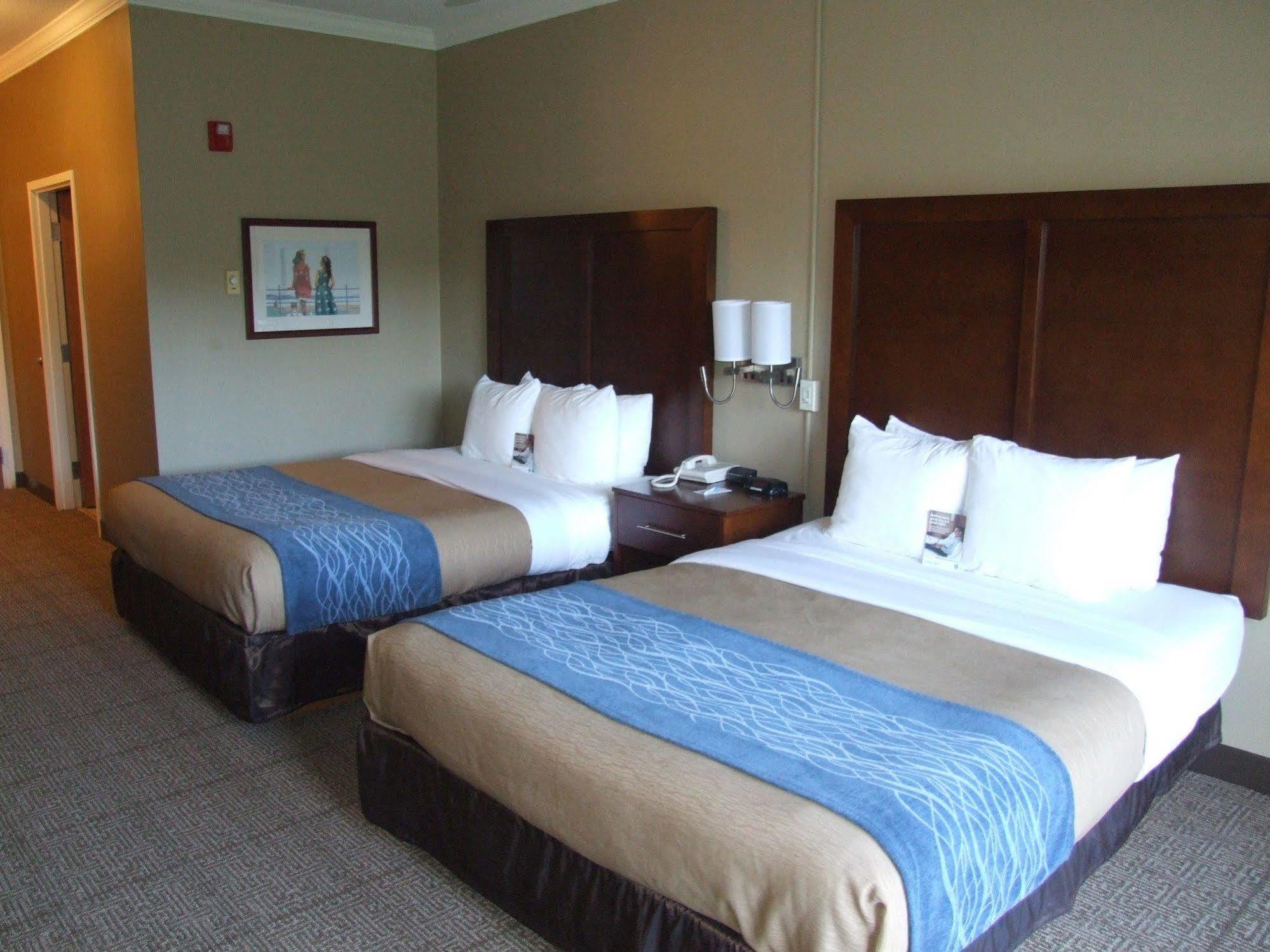 Comfort Inn & Suites Ocean Shores Exterior photo
