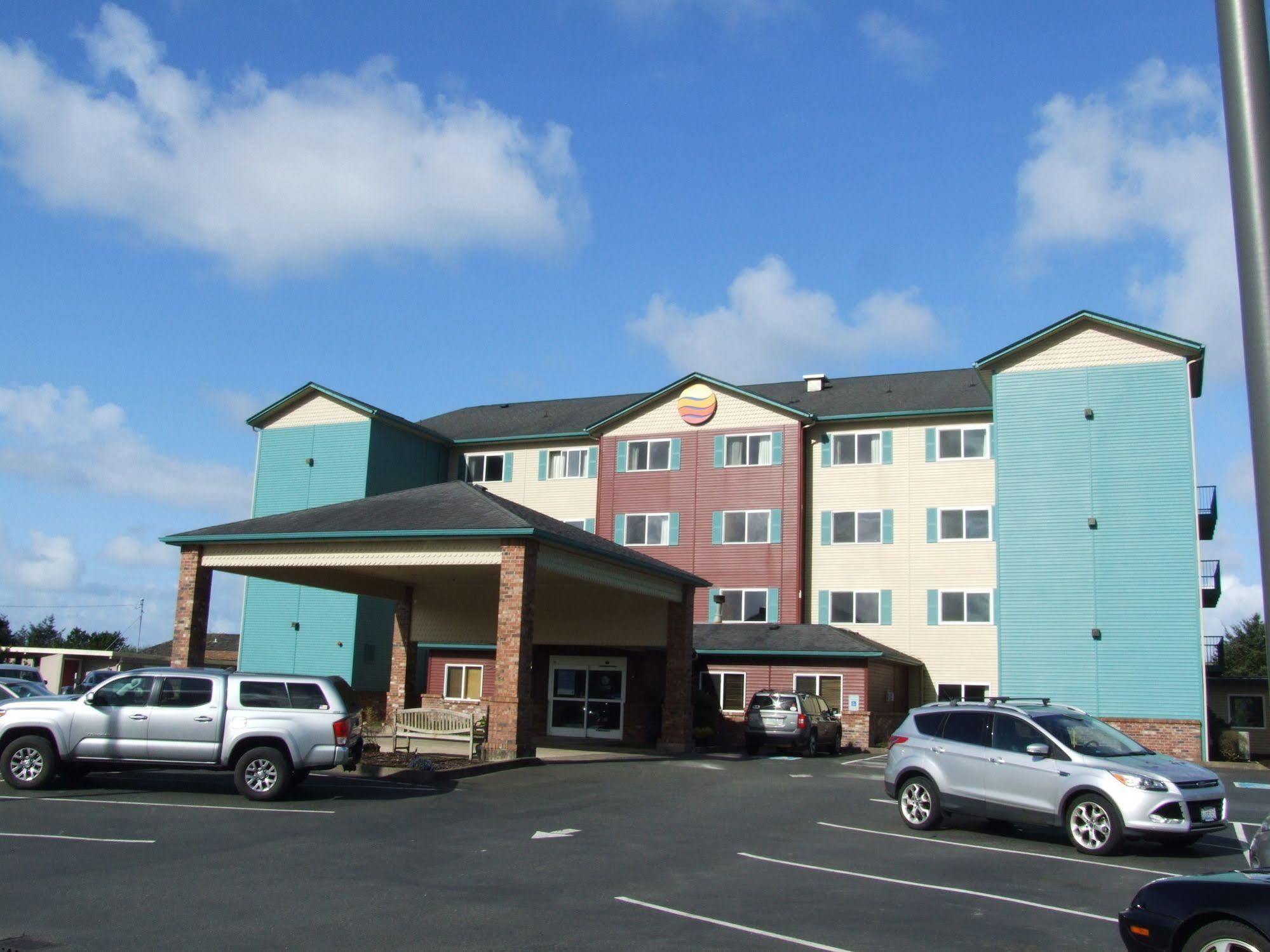 Comfort Inn & Suites Ocean Shores Exterior photo